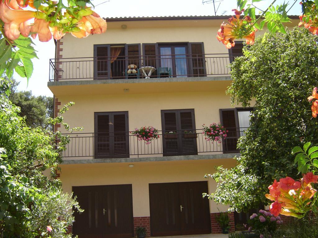 PUY Apartments Grgorinic מראה חיצוני תמונה